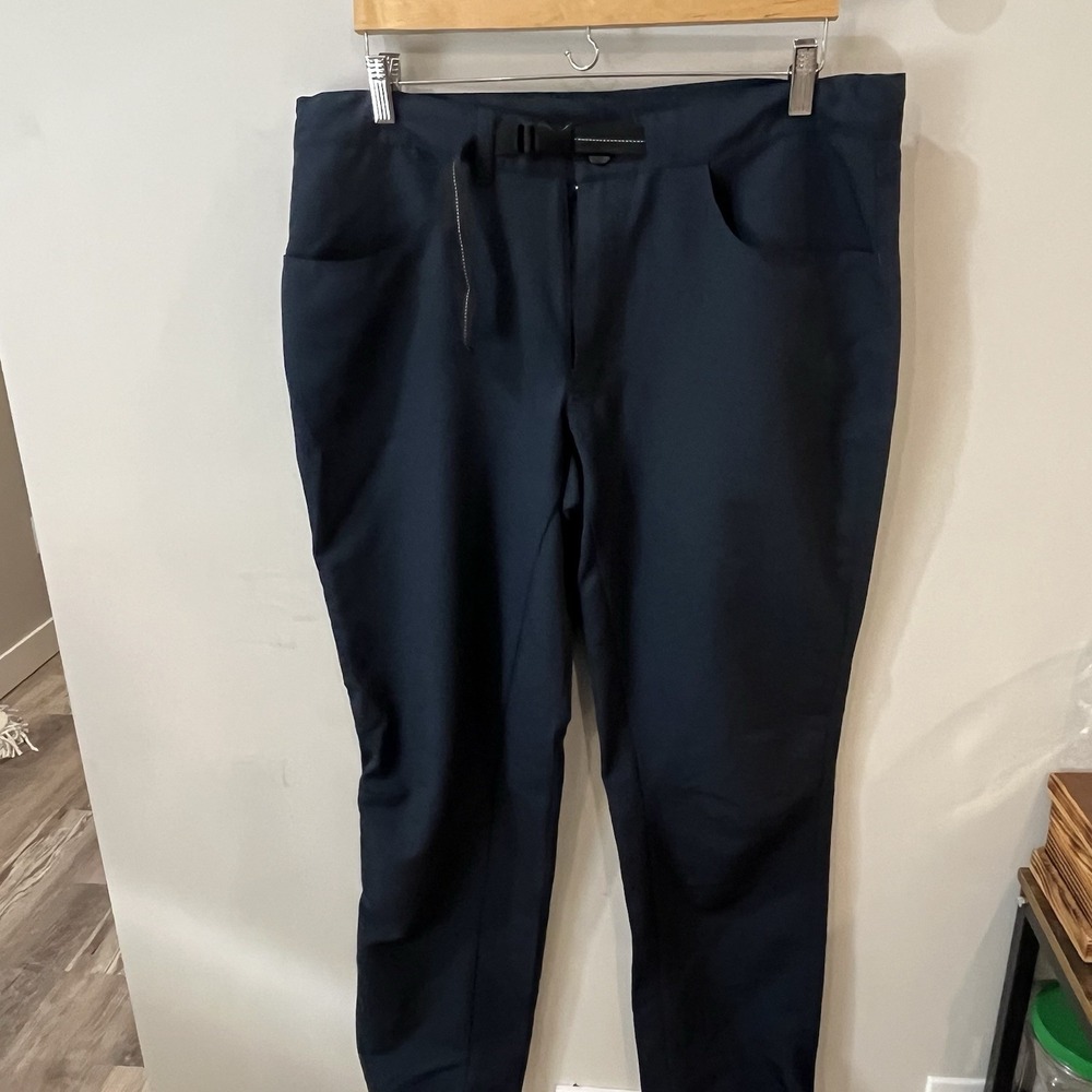 Mountain and Isles Performance Pants Men's 36x32  Stretch Hiking Navy